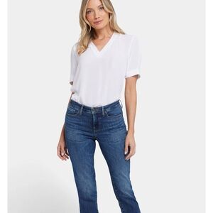 NEW NYDJ Straight-Leg Chloe Capri Jeans in Medium Indigo